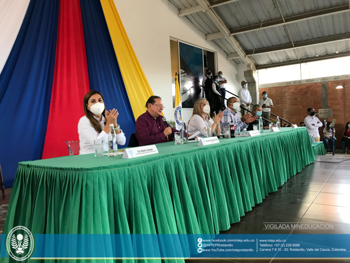Reconocimiento a la Gobernadora del Valle del Cauca.